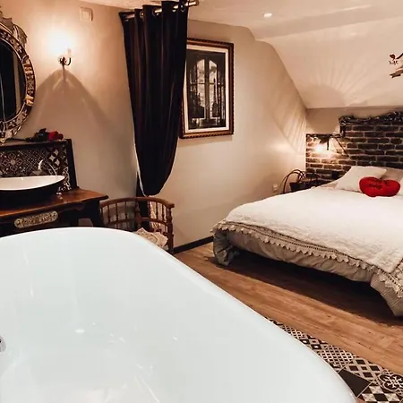 Daire Romantique Parisien, Baignoire Retro Au Pied Du Lit *